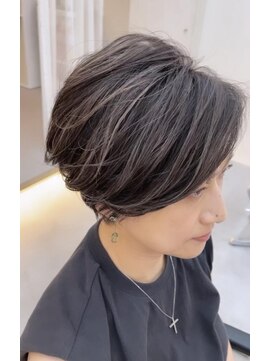 フェメ 立川(PHEME) 【大人ハイライトカラー】