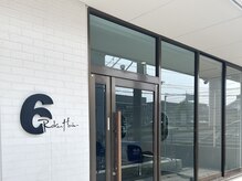 ロクヘアー(6Roku Hair)の雰囲気（外観の6のマークが目印です♪）