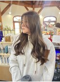 オリーブベージュ