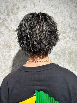 レグノバイグランツ 天神大名店(REGNO by GLANZ) 波巻きパーマ/ホワイトメッシュ/メンズヘア/メンズパーマ/眉毛