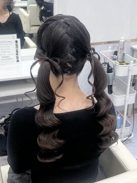 ヘアセットアリエス(aries) 髪の毛リボンツインテール