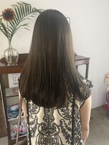 ヘアーアイストゥーレ(HAIR ICI TRE) オリーブ ベージュ グレージュ ブリーチなし 担当阿知波