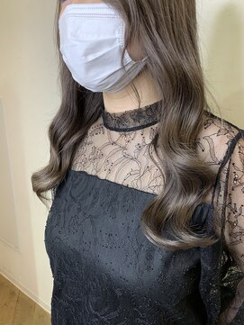 イオエ(ioe) 前髪/アンブレラカラー/こなれミディ/イメチェン/ウェーブパーマ