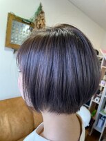 エルフゥ(Elle fou)&nbsp;シルバーカラー　ショートボブ