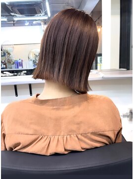 ナナサンマル(730) 730切りっぱなしボブ