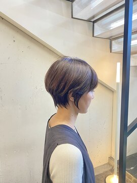 ハルキ ミナト ジャパン オオサカ(HARUKI MINATO japan OSAKA) 大人可愛い艶カラーカーキベージュブラウンミニウルフショート