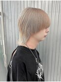 ▽□□▽ウルフカット×ハイトーンベージュ