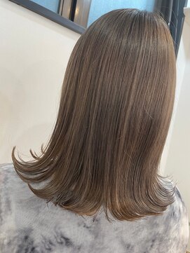 ラビスモア(Lovis moa) ナチュラルベージュ