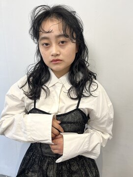 イル(ill) 地毛風カラー ミディアム コテ巻き 大須