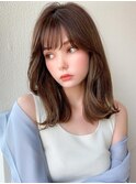 ホワイトグレージュ後れ毛が可愛い顔周りレイヤーミニウルフ
