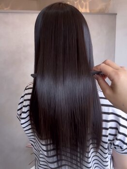 カミベヤ(KAMIBEYA)の写真/年齢とともに気になる髪のうねり・広がりも、美しいシルエットで大人ストレート◎毎日のお手入れも楽に♪