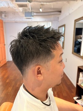 アーサス バイ ヘッドライト 本八幡店(ursus by HEADLIGHT) block low fade