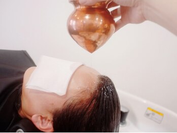 シャンティ(Shanti)の写真/【連坊/髪質改善・縮毛矯正専門店】資生堂認定スパニストが行う“アーユルヴェーダ式シロダーラ”