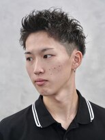トラスト ザ バーバー 東京駅日本橋店(TRUST the Barber) アップバングショート/パーマスタイル