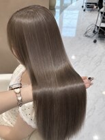 ヴィヴィッド オモテサンドウ(ViViD omotesando)&nbsp;レイヤーカット ブリーチ ベージュ 20代 韓国スタイル