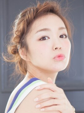 パティオン(PATIONN) 森絵梨佳風抜け感おフェロメイクナチュラルラフルーズアレンジ