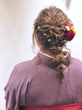 コム(com by neolive) 編みおろしヘア