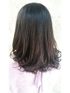 シャンティー(shanti) Aラインのふんわりカールヘア