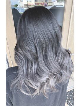 トリニティ(trinity) 外国人風コントラストグラデーショングレー【豊見城・南風原】