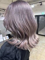 メリー オオサカ(Merly Osaka)&nbsp;くびれ可愛い！透明感たっぷりラベンダーカラー