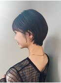丸みショートマッシュコンパクト黒髪ベージュショート前髪あり