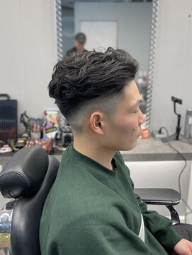 刈部倶楽舞 ツーブロック/アップバンク/フェード　/ビジネス/ショート