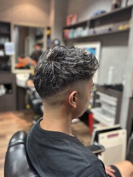 グロウヘアワークス(grow hair works) 癖毛×スキンフェード