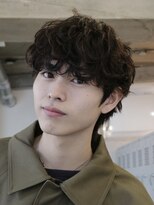 フィフス(fifth)&nbsp;原宿波巻きスパイラルパーマメンズカットマッシュセンターパート