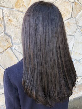 ヘアメイク ヴァロ(Hair Make VaLo)の写真/【地毛のような柔らかさ】ダメージを最小限に抑えた低刺激処方。触れるたびに幸せを感じる上質なストレート