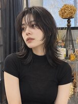 ルフカ(Lufca) 小顔くびれミディアムレイヤー×シースルーバング