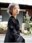 みじかめ前髪のショートボブにホワイトグレージュ☆