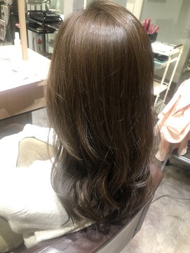 ビースリー ロア イルミナカラー新色