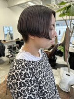 フィル(fil)&nbsp;刈り上げショート／ハイトーングレージュ