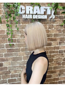 ヘアデザイン クラフト(HAIR DESIGN CRAFT) ホワイトベージュのショートボブ