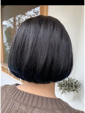 リコモ(Likkle More) さり気ない青カラー