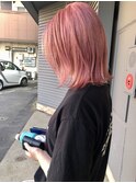 ピンクベージュ