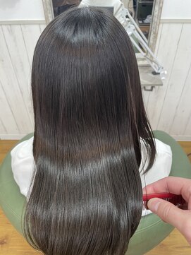 ルヴェール 北方店(LeVert) 髪質改善/広がりコントロール/ナチュラルストレート/暗髪