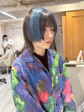 テトラ バイ ネオリーブ 横浜西口店(tetra by neolive) ウルフカット　デザインカラー　ブロックカラー　水色