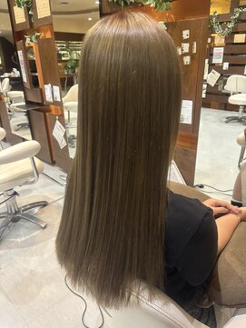 ルアナ バイ アトリエ(Luana by atorie) 透明感のあるハイトーンベージュ