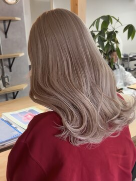 つやっとホワイトベージュ◎