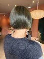 ニア(near) short.short bob.丸みshort得意です。癖を活かしたノンブローcut