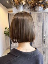 ミー 岡崎(mii)&nbsp;乾かすだけでまとまる髪質改善ぱつっとボブ