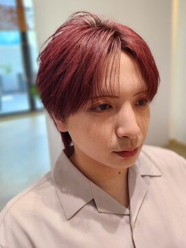 コウボウ(COUBOU) 韓国風センター分けフェザーパーマ風スタイル