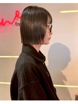シーン バイ ラッド(SCENE by RAD)&nbsp;顔まわりが綺麗に映える切りっぱなしボブスタイルレイヤー艶感