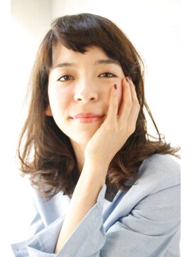 ブーケ(BOUQUET) 毛先にパーマでふんわり内巻きスタイルのロブ。