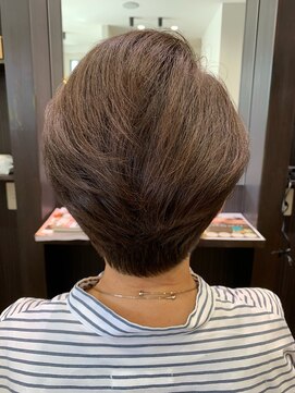 バンズヘアーファミリー(Ban.s Hair Family) 前下がりのレイヤーボブ