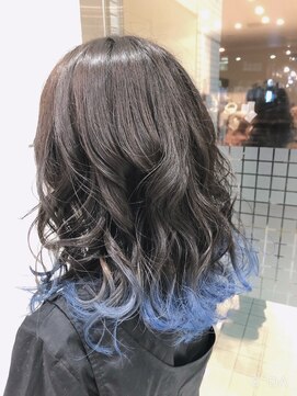 アッシュ 日野店(Ash) ブルーの裾カラー