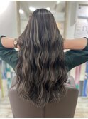 ロング×グレージュハイライト