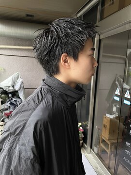 イリ(iri) 短髪/ スパイキーショート