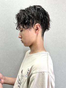 リタ(Rita) センターパートスパイラル